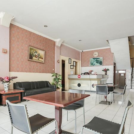 Oyo 93046 Hotel Fortuna Parepare エクステリア 写真
