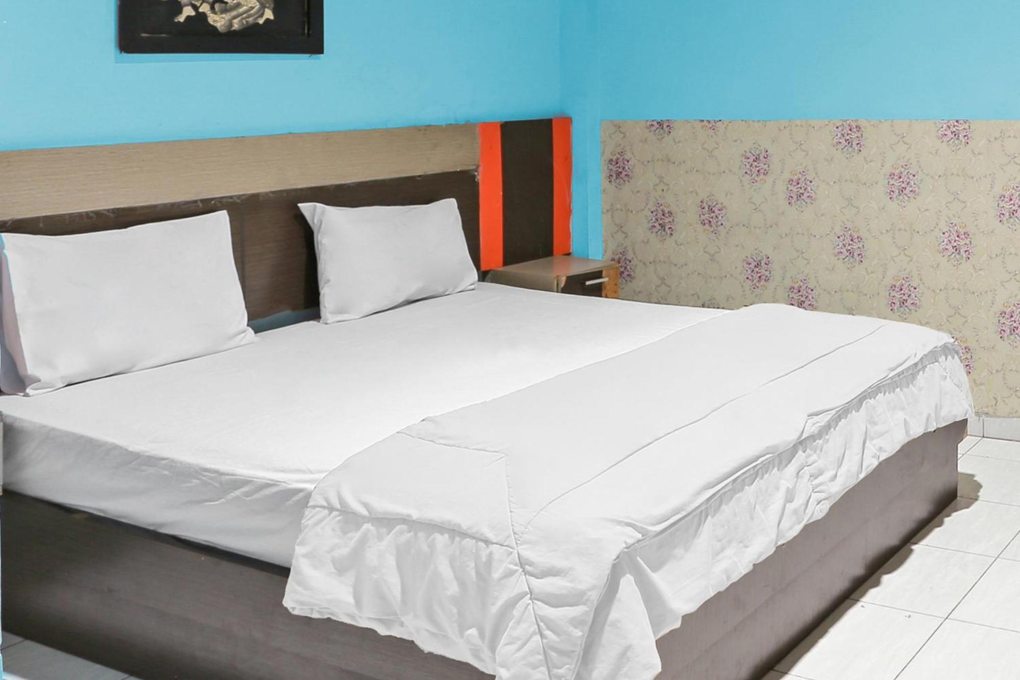 Oyo 93046 Hotel Fortuna Parepare エクステリア 写真