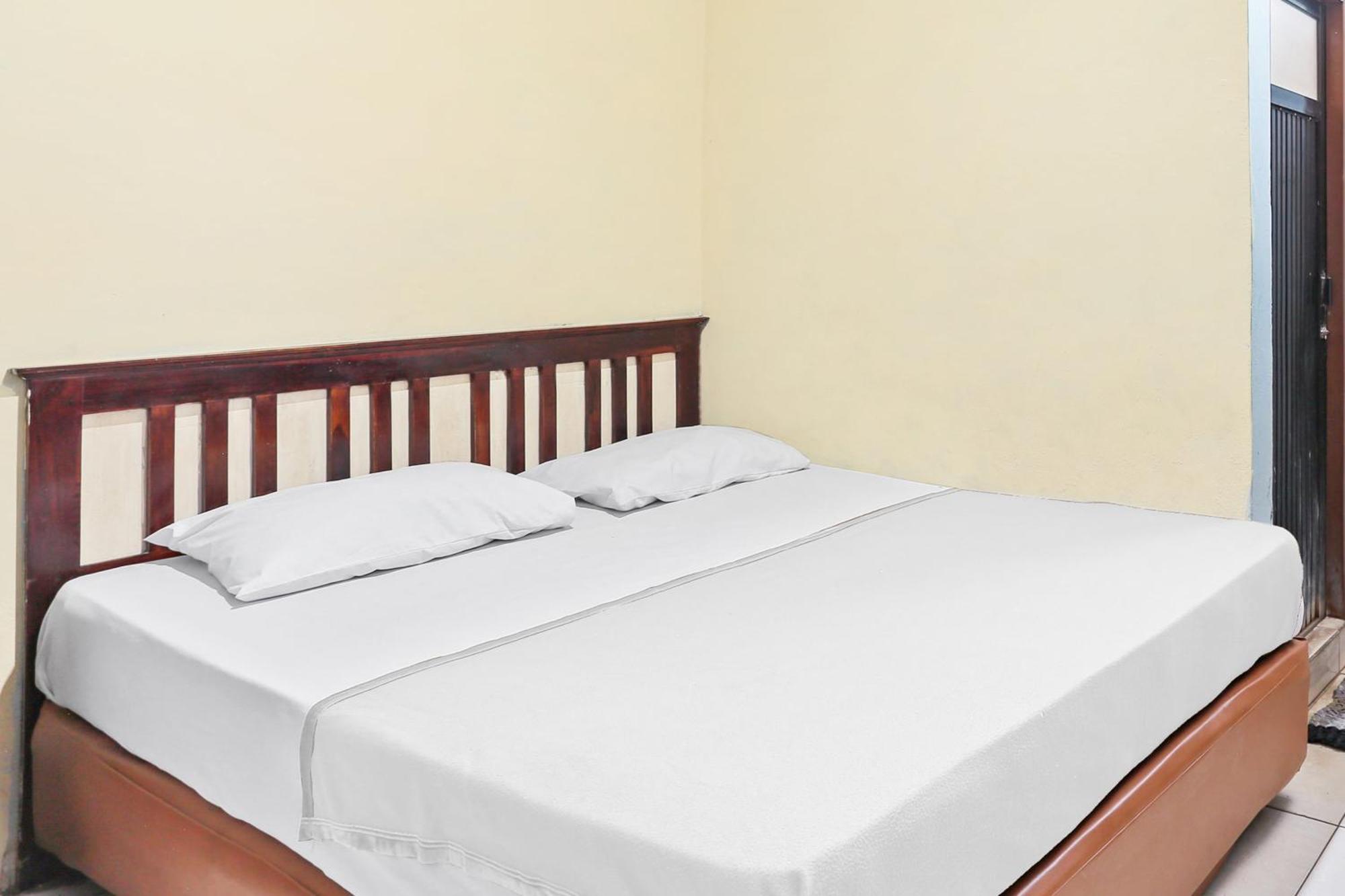 Oyo 93046 Hotel Fortuna Parepare エクステリア 写真