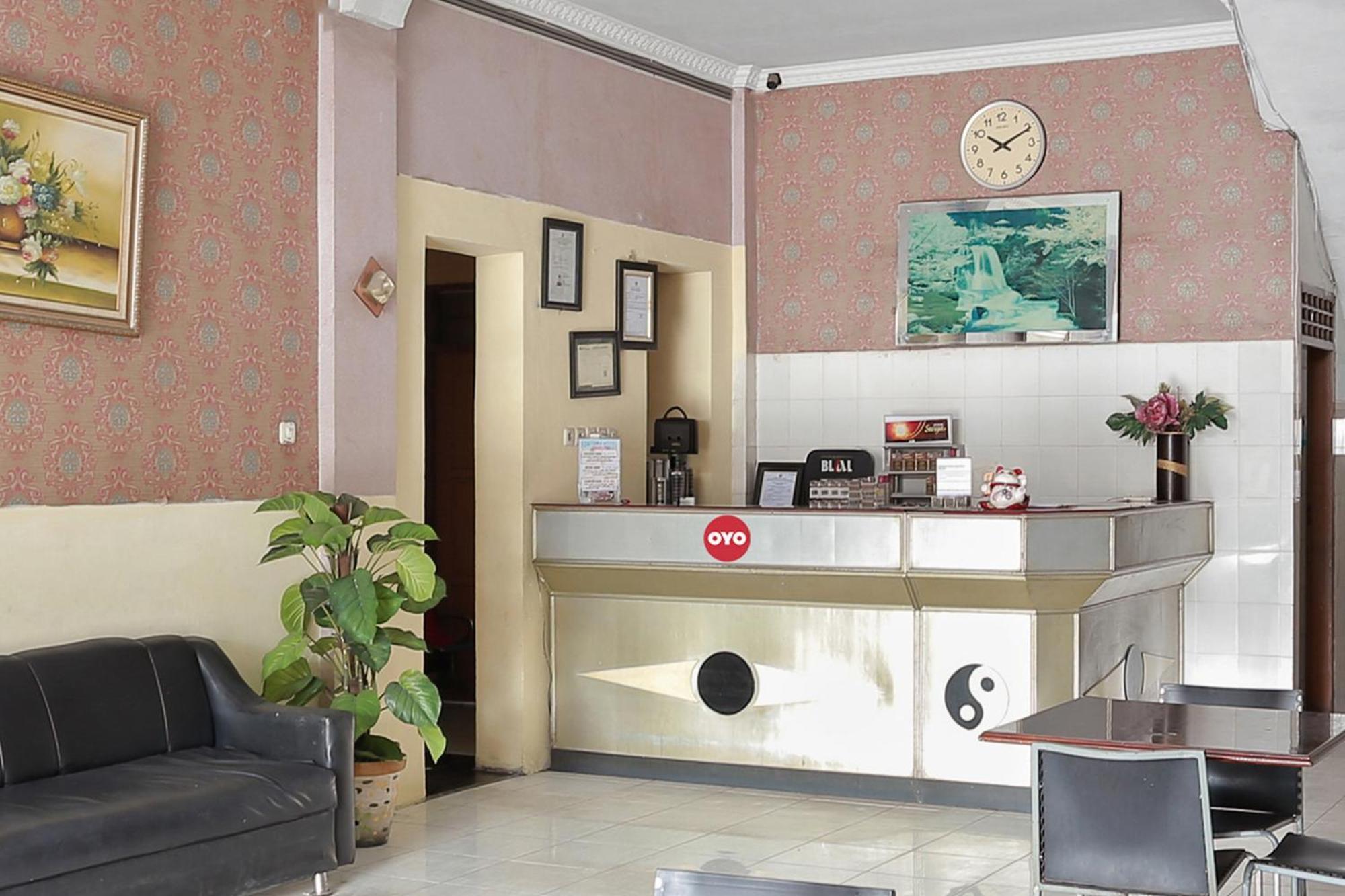 Oyo 93046 Hotel Fortuna Parepare エクステリア 写真